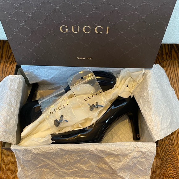 Gucci Navy Blue Patent Platform Pumps - Picture 8 of 11